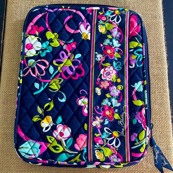 Accessories - Vera Bradley tablet iPad bag